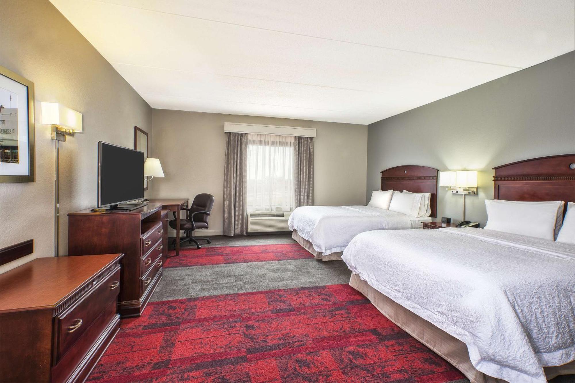 Hampton Inn & Suites Madison - West Buitenkant foto