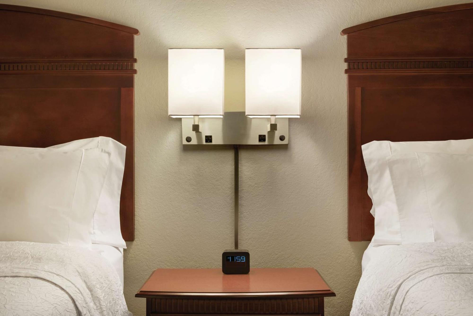 Hampton Inn & Suites Madison - West Buitenkant foto